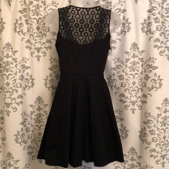 Jessica Simpson U-shaped neckline embroidered back - Picture 5 of 7